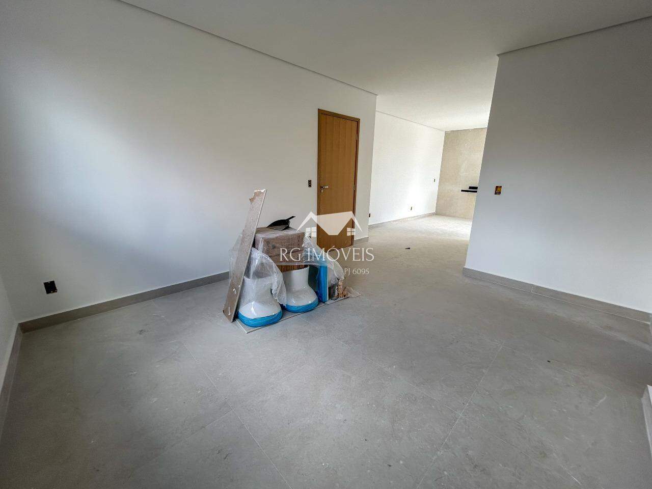 Apartamento à venda com 2 quartos, 95m² - Foto 2