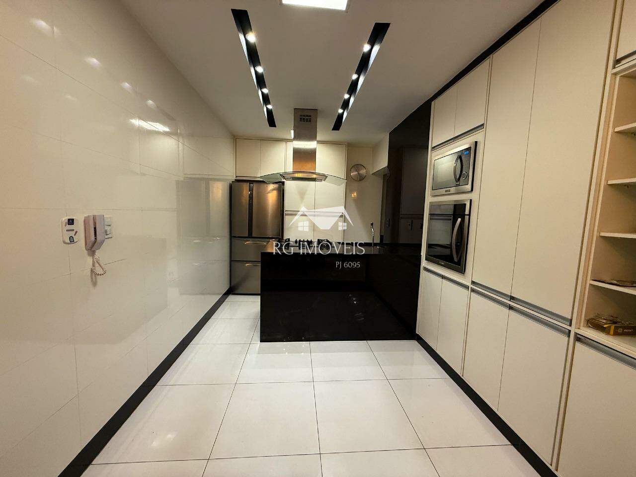 Apartamento à venda com 3 quartos, 153m² - Foto 9