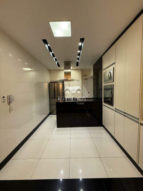 Apartamento à venda com 3 quartos, 153m² - Foto 10