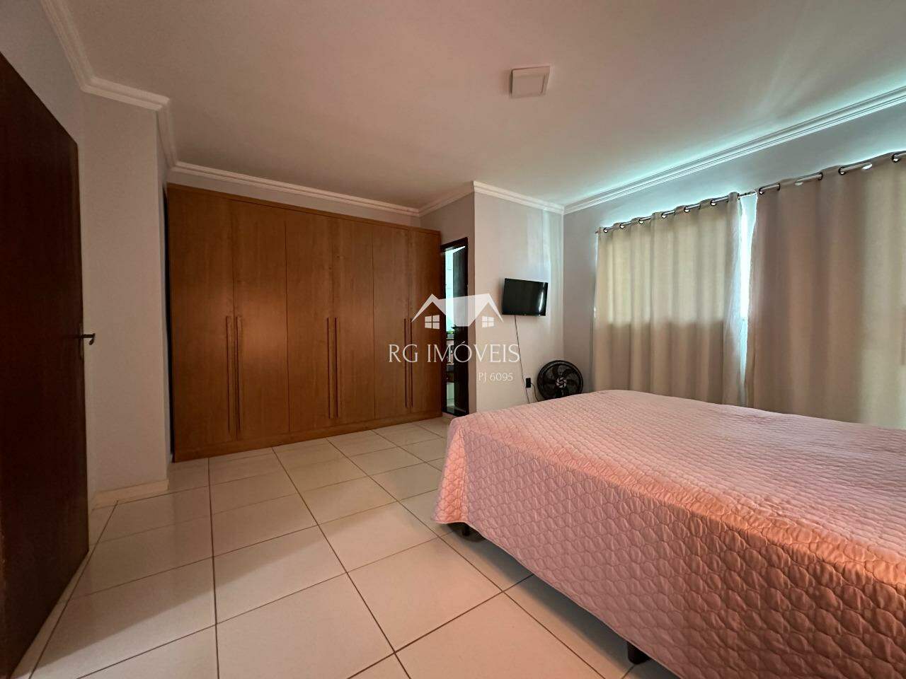Casa à venda com 3 quartos, 200m² - Foto 10