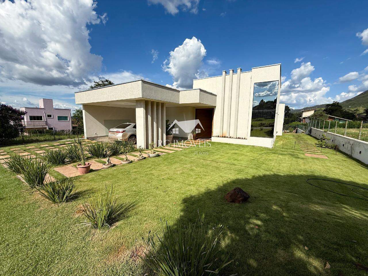 Casa de Condomínio à venda com 4 quartos, 495m² - Foto 1