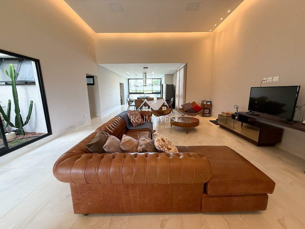 Casa de Condomínio à venda com 4 quartos, 495m² - Foto 3