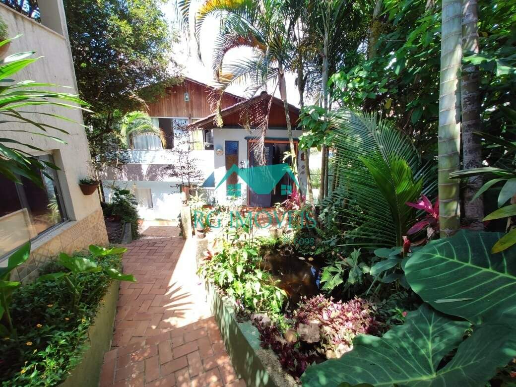 Casa, 6 quartos, 360 m² - Foto 1