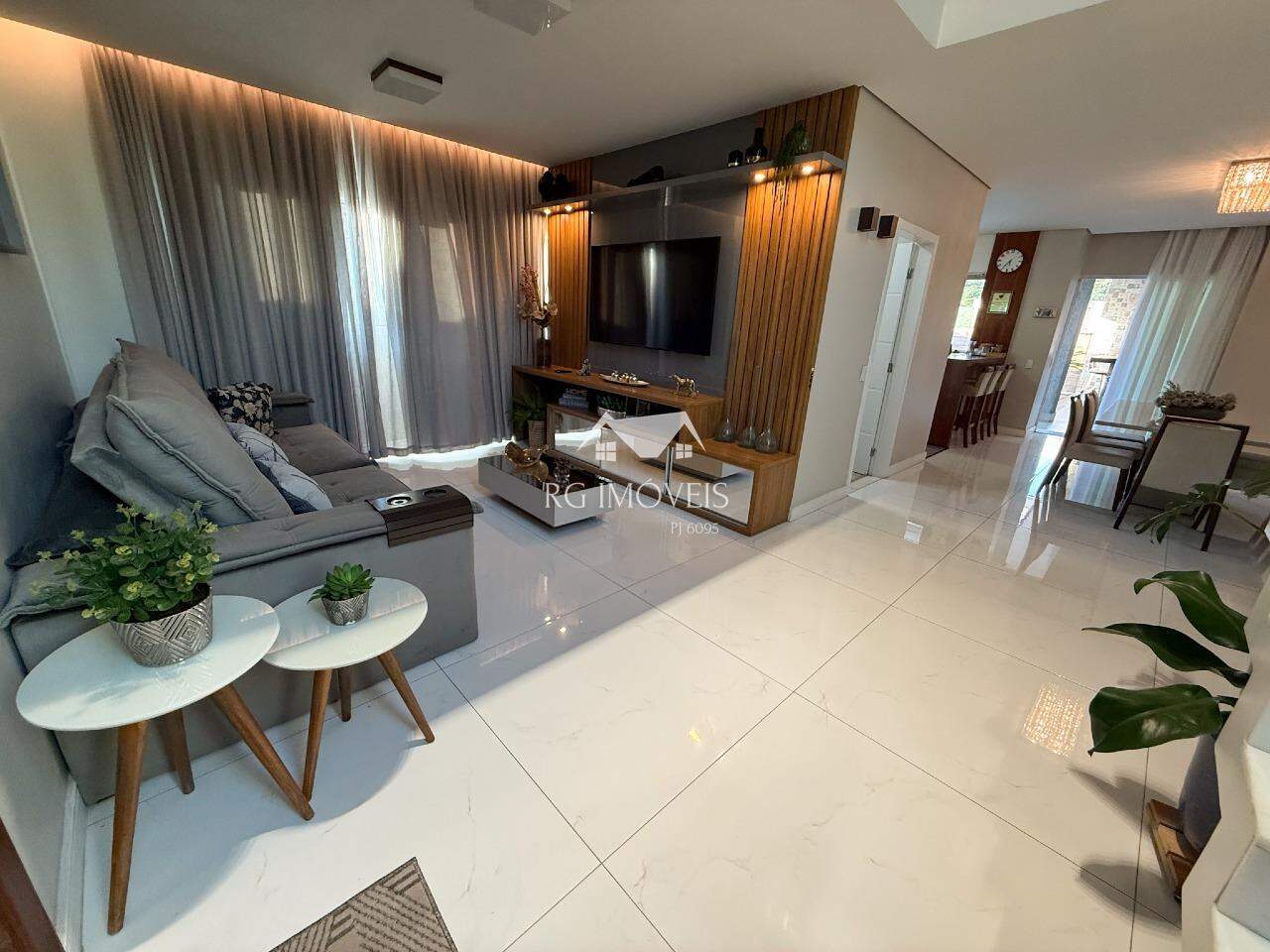 Casa à venda com 3 quartos, 230m² - Foto 5
