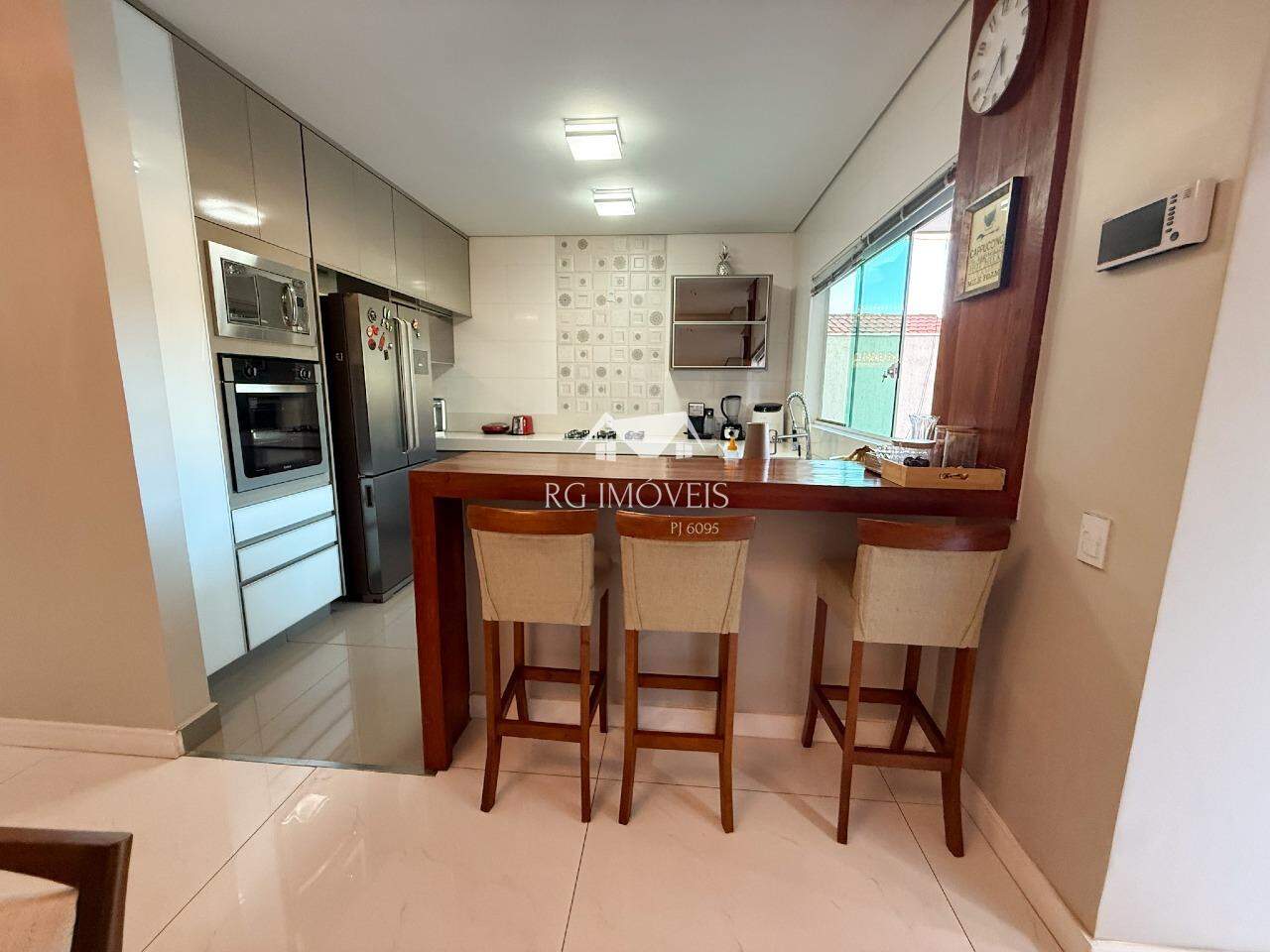 Casa à venda com 3 quartos, 230m² - Foto 10