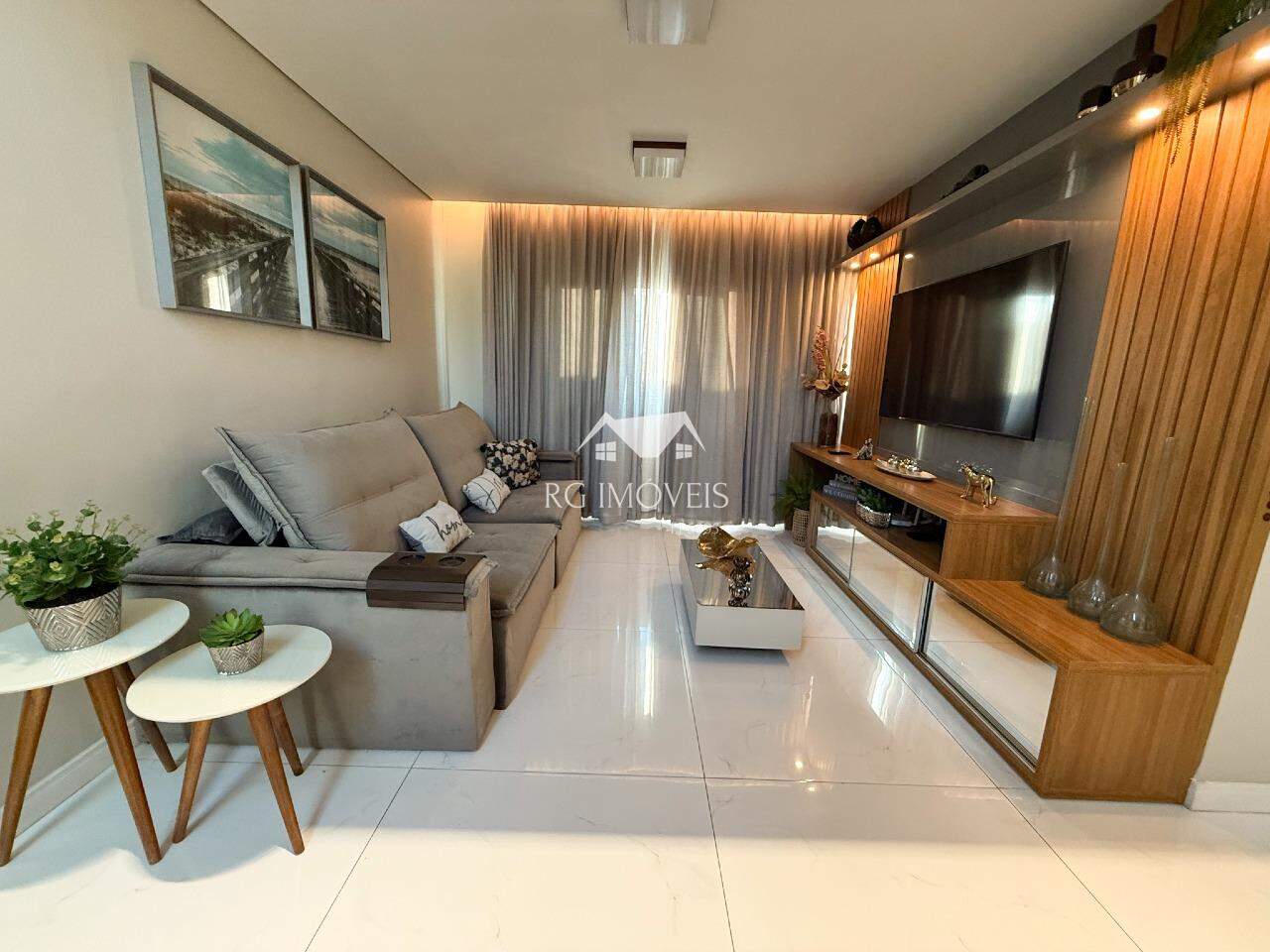 Casa à venda com 3 quartos, 230m² - Foto 3