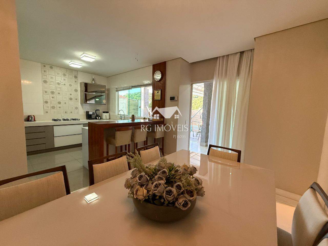 Casa à venda com 3 quartos, 230m² - Foto 12