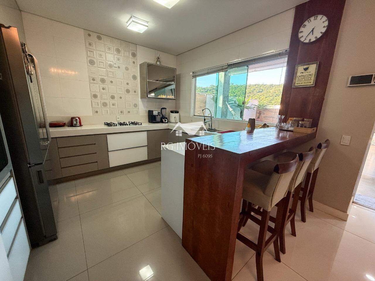 Casa à venda com 3 quartos, 230m² - Foto 11