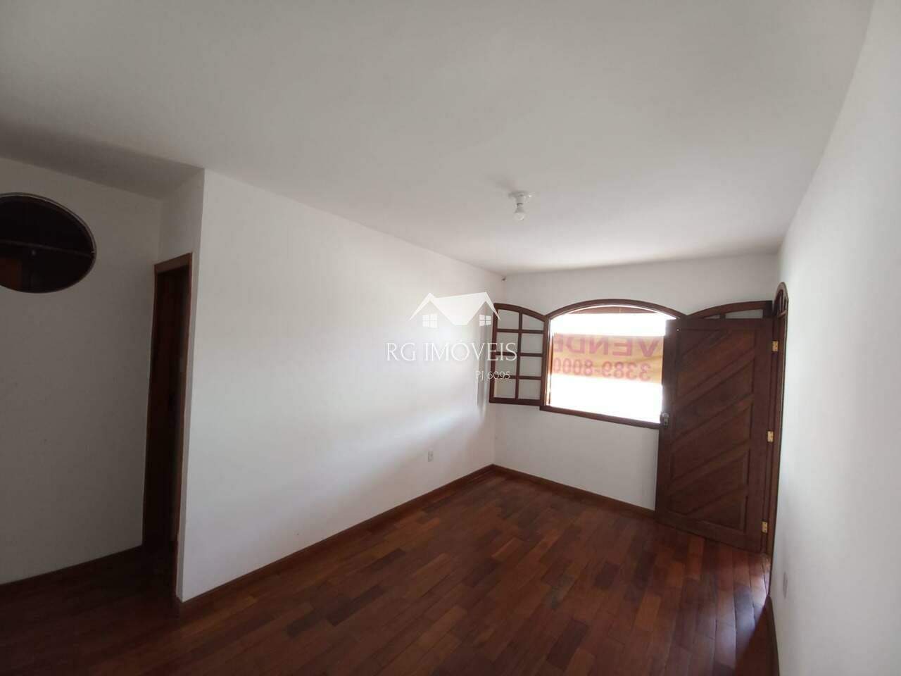 Casa à venda com 3 quartos, 240m² - Foto 11