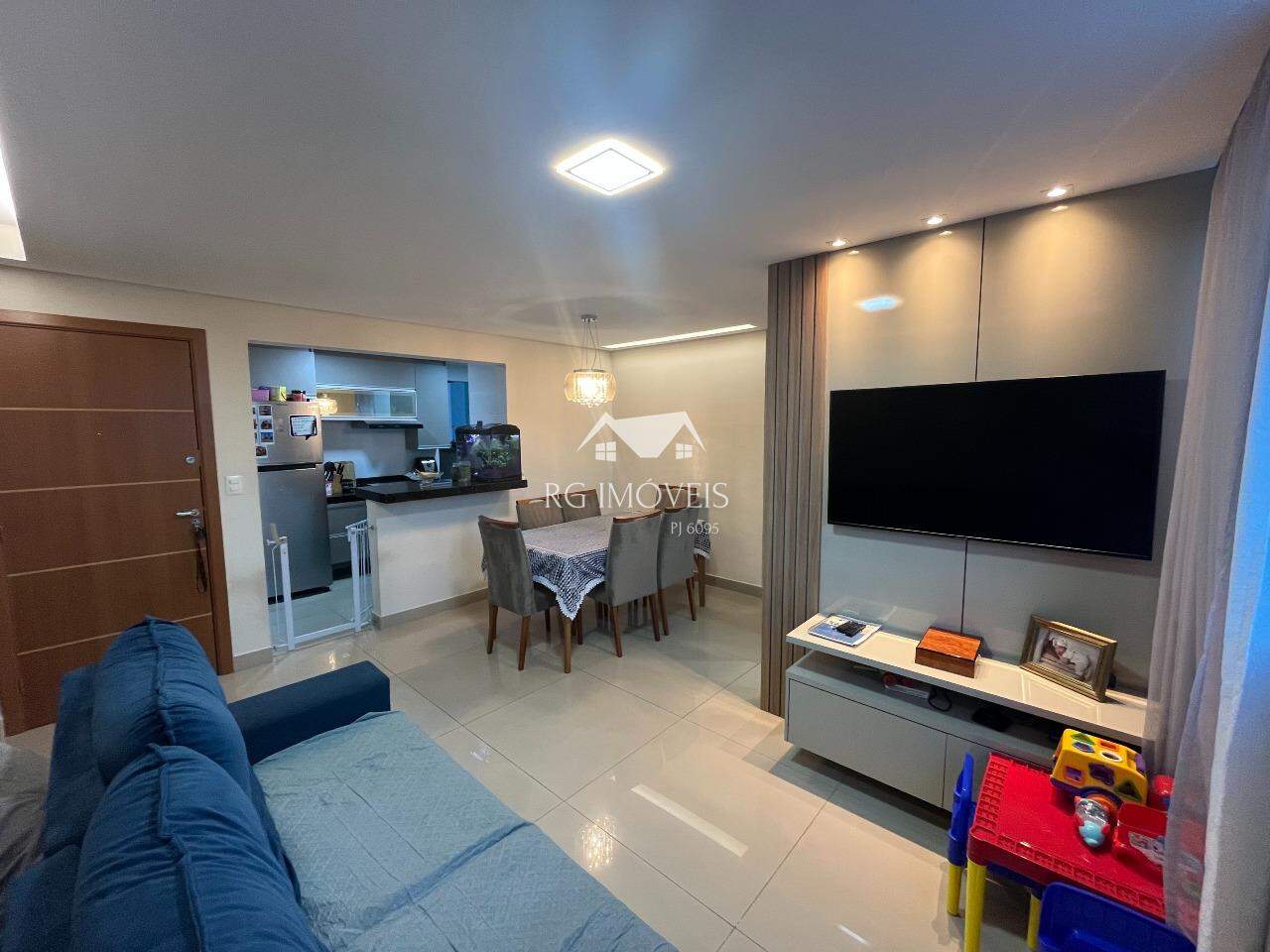 Apartamento à venda com 2 quartos, 70m² - Foto 2