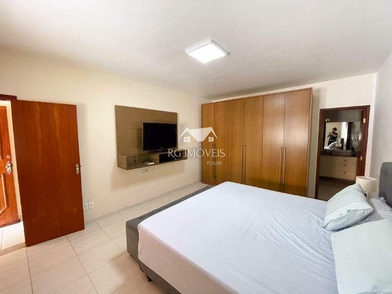 Casa à venda com 3 quartos, 243m² - Foto 15
