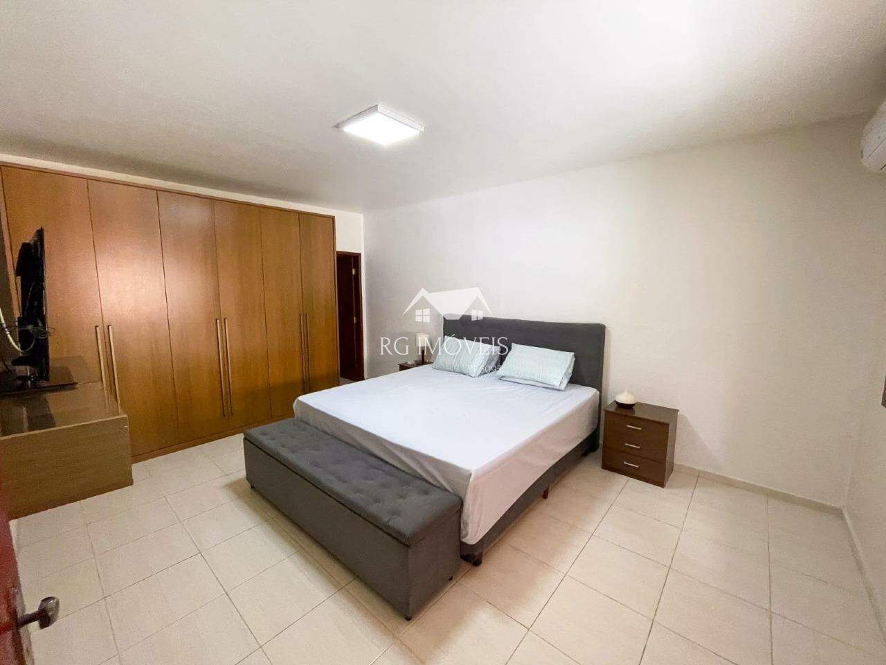 Casa à venda com 3 quartos, 243m² - Foto 13