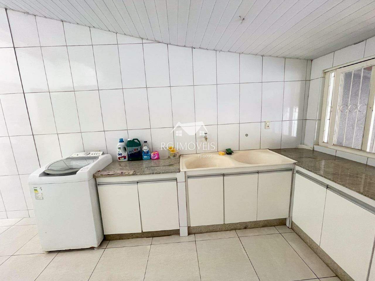Casa à venda com 3 quartos, 243m² - Foto 9