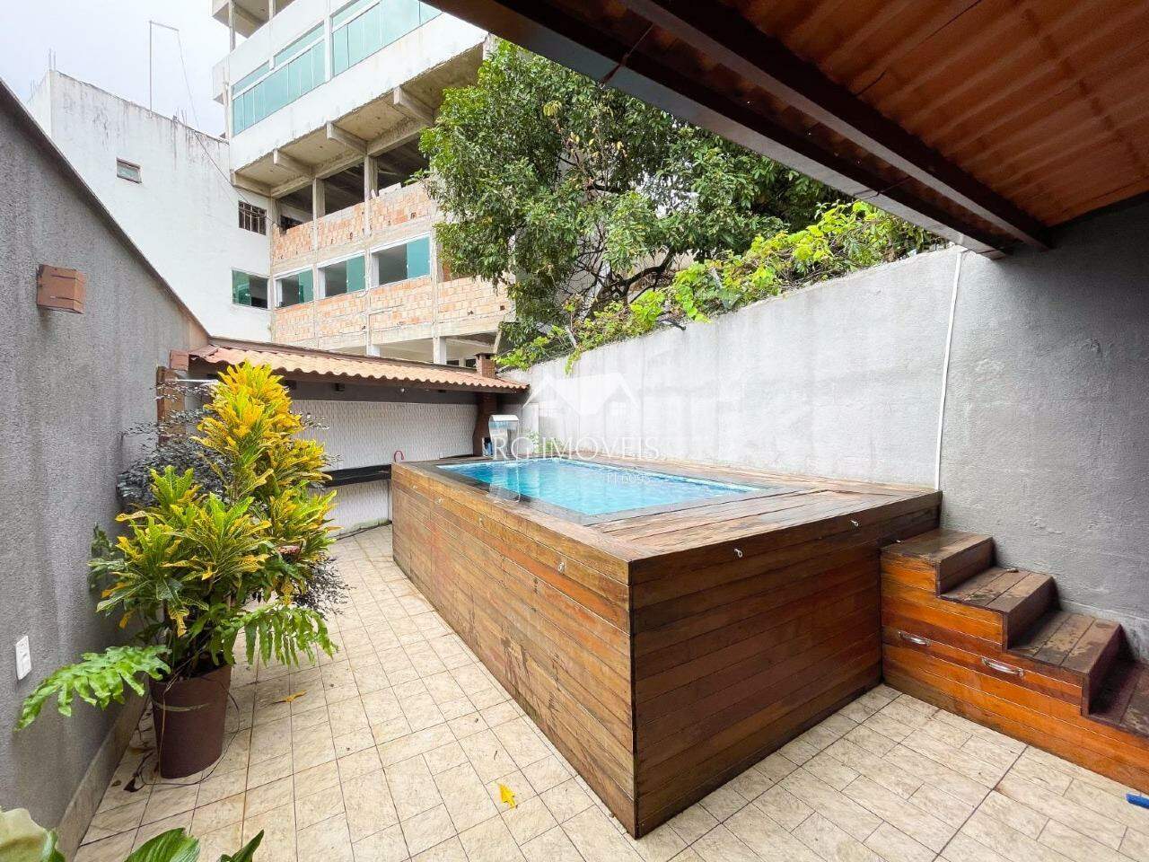 Casa à venda com 3 quartos, 243m² - Foto 18