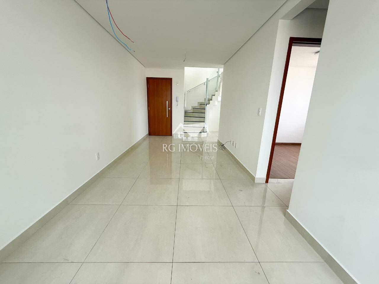Cobertura à venda com 3 quartos, 120m² - Foto 2