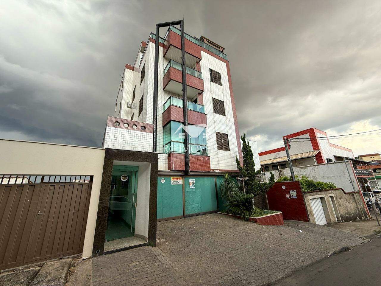 Cobertura à venda com 4 quartos, 180m² - Foto 2