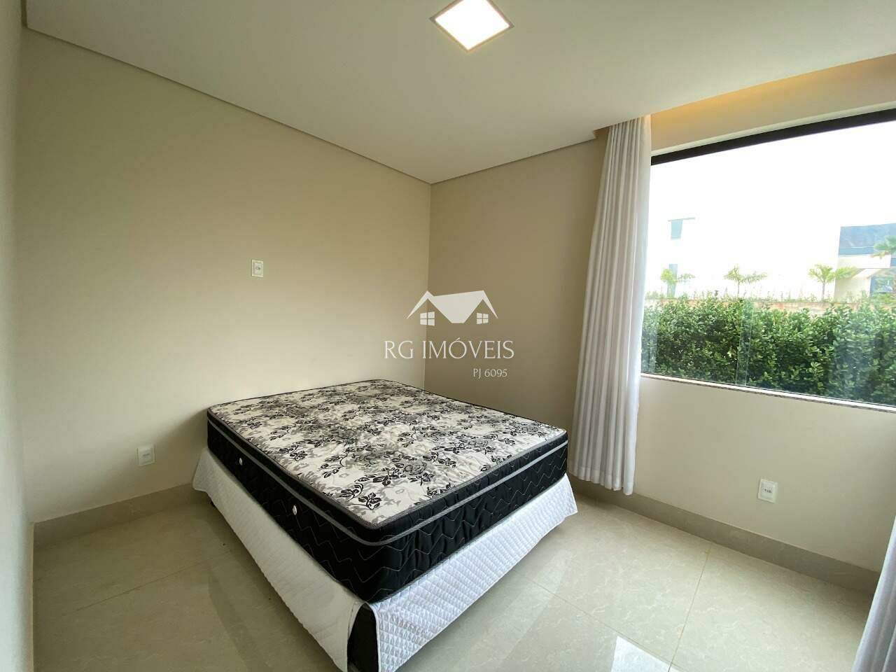 Casa de Condomínio para alugar com 4 quartos, 425m² - Foto 10