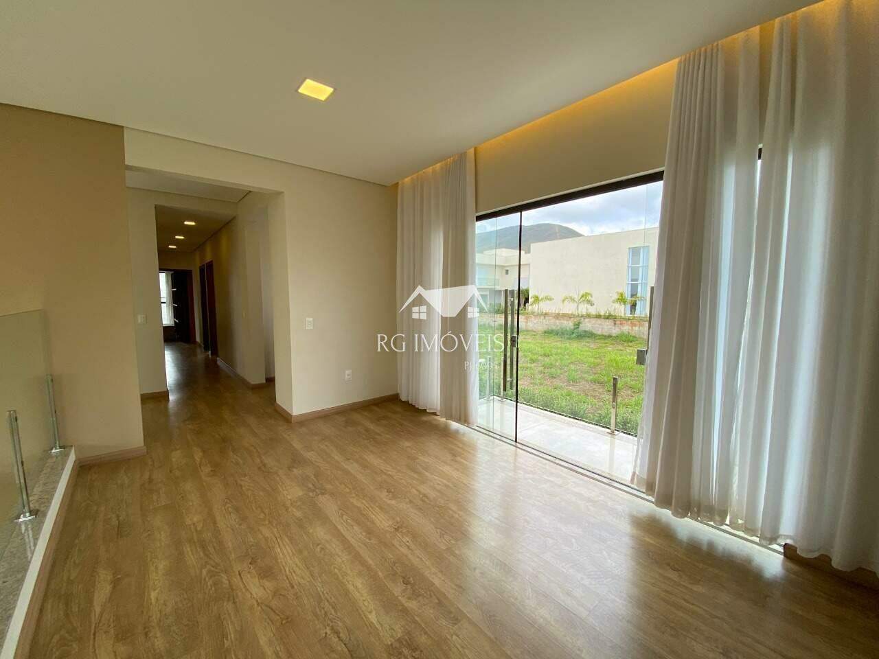 Casa de Condomínio para alugar com 4 quartos, 425m² - Foto 15