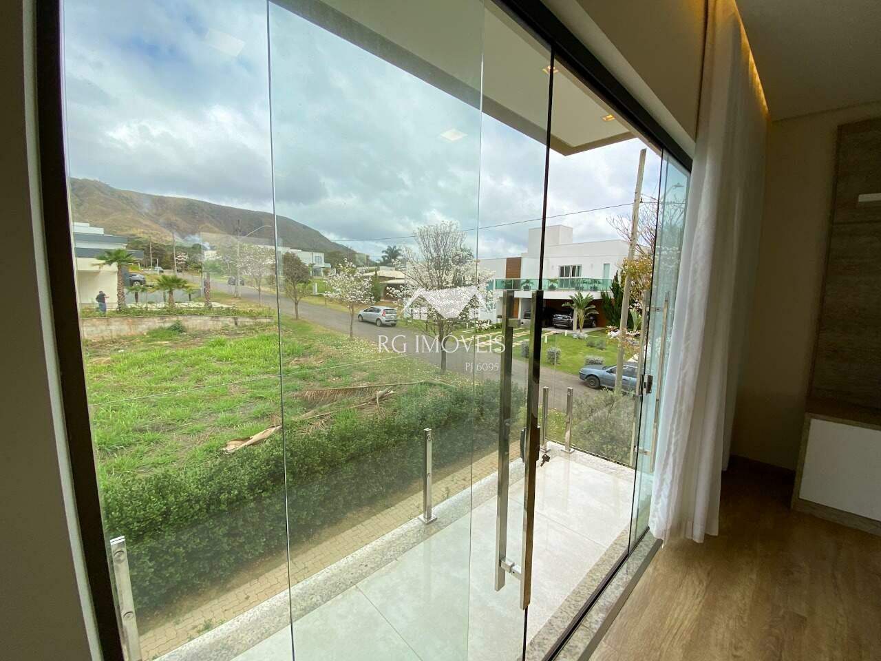 Casa de Condomínio para alugar com 4 quartos, 425m² - Foto 17