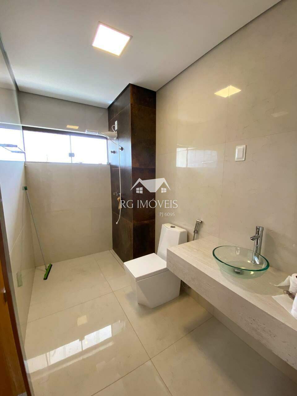 Casa de Condomínio para alugar com 4 quartos, 425m² - Foto 19
