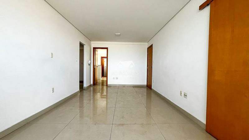 Apartamento à venda com 3 quartos, 120m² - Foto 2