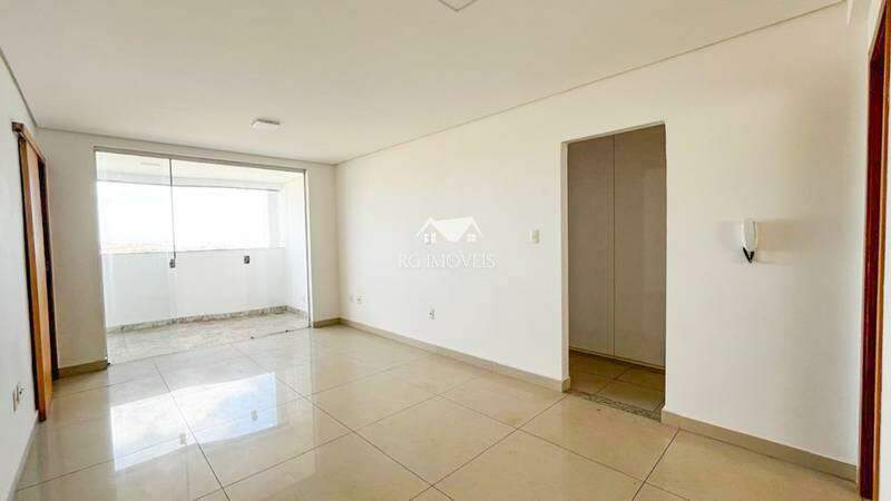 Apartamento à venda com 3 quartos, 120m² - Foto 3