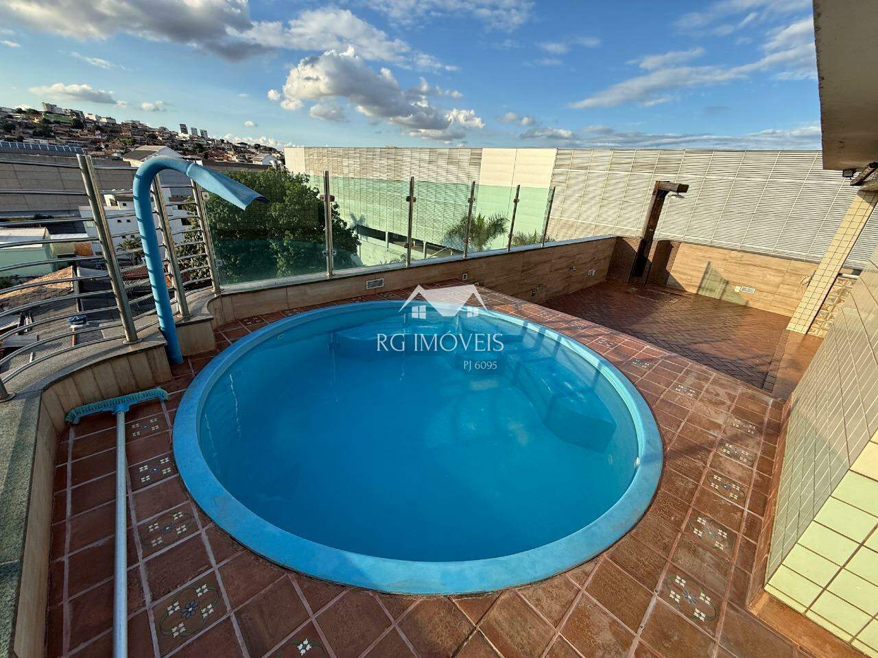 Cobertura para alugar com 2 quartos, 180m² - Foto 3