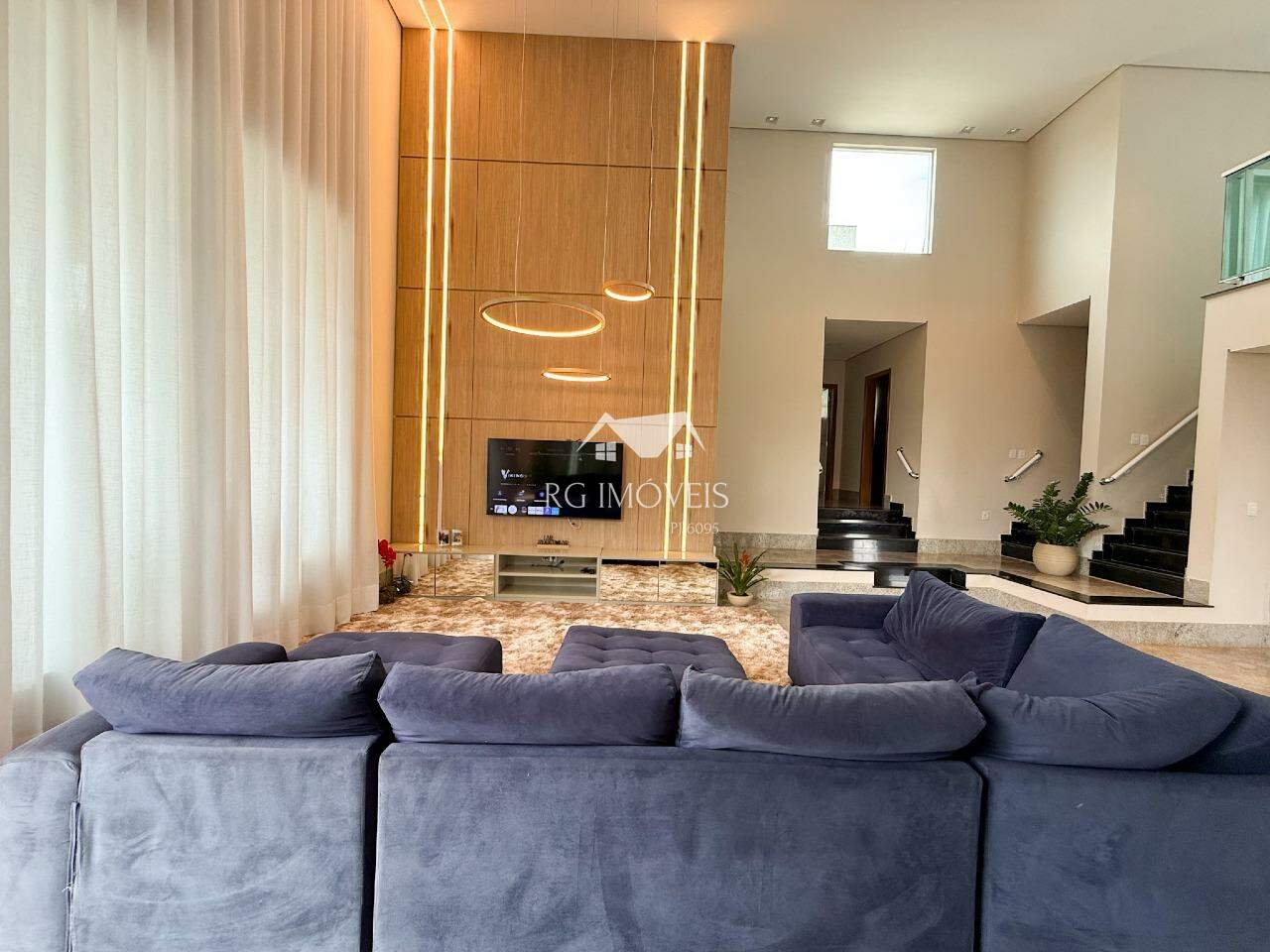 Casa de Condomínio para alugar com 4 quartos, 301m² - Foto 3
