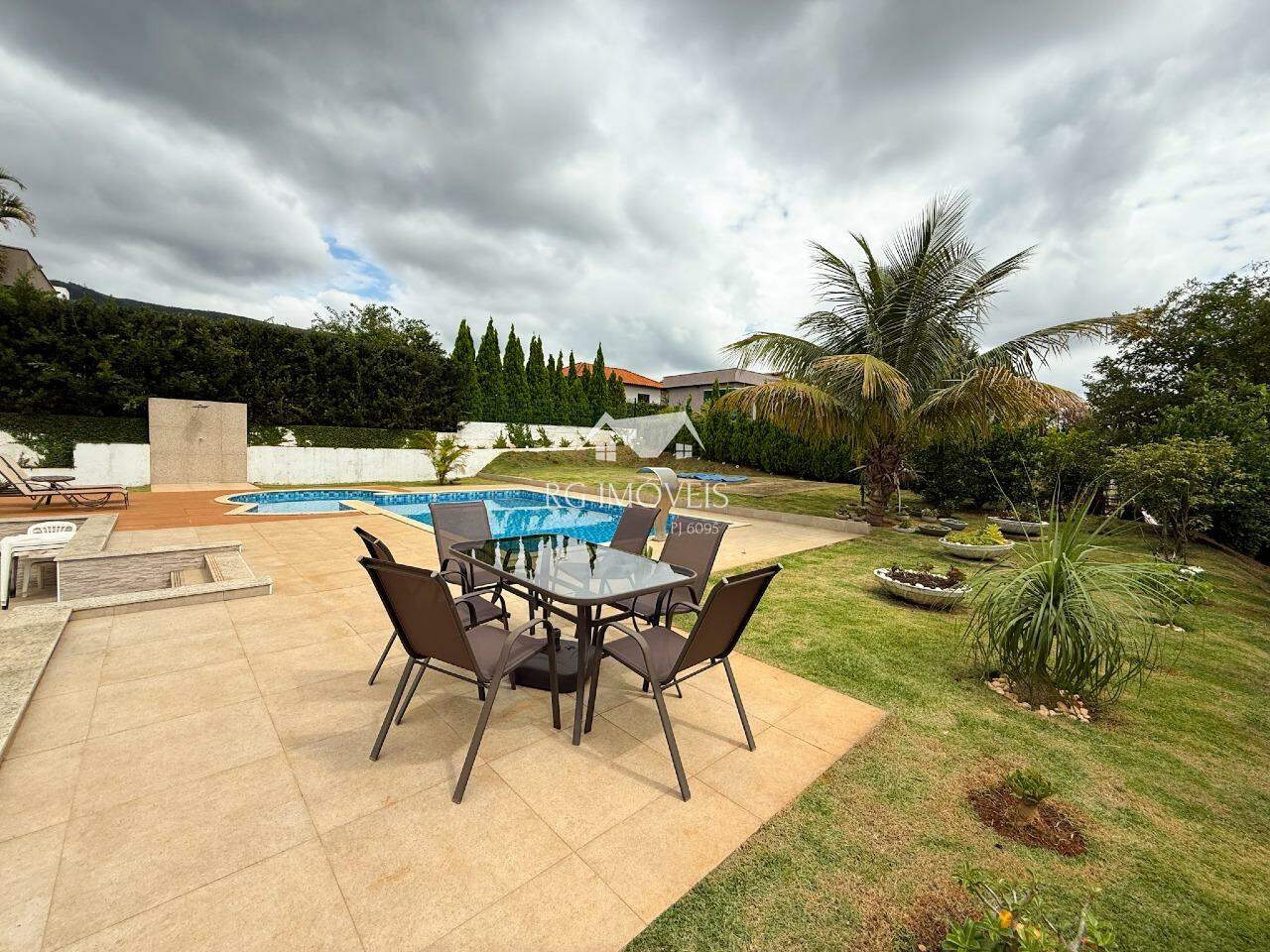 Casa de Condomínio para alugar com 4 quartos, 301m² - Foto 17
