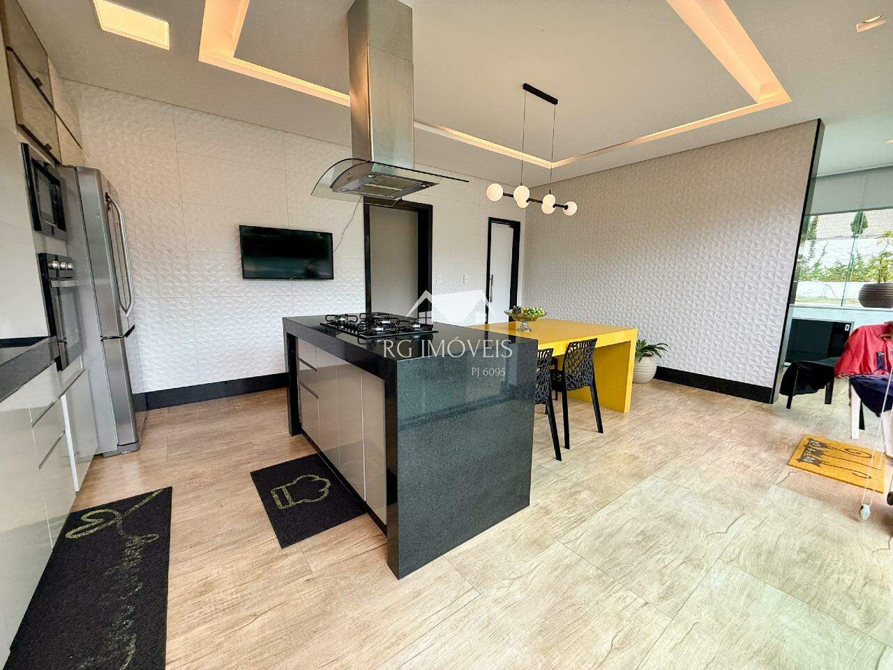 Casa de Condomínio para alugar com 4 quartos, 301m² - Foto 5