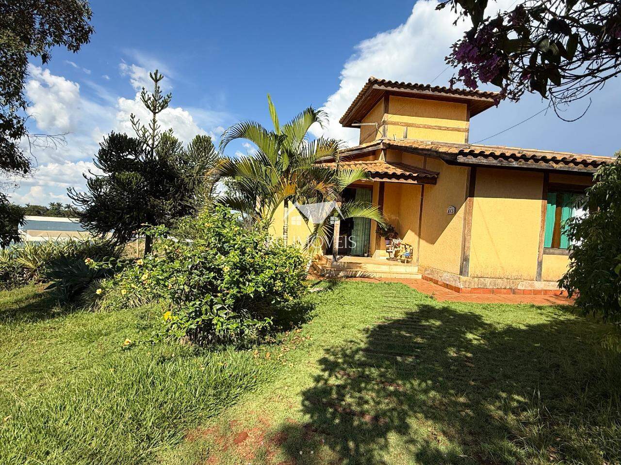 Casa de Condomínio à venda com 3 quartos, 180m² - Foto 1