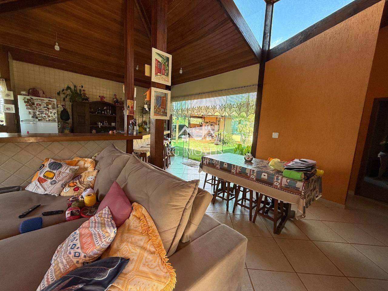 Casa de Condomínio à venda com 3 quartos, 180m² - Foto 4