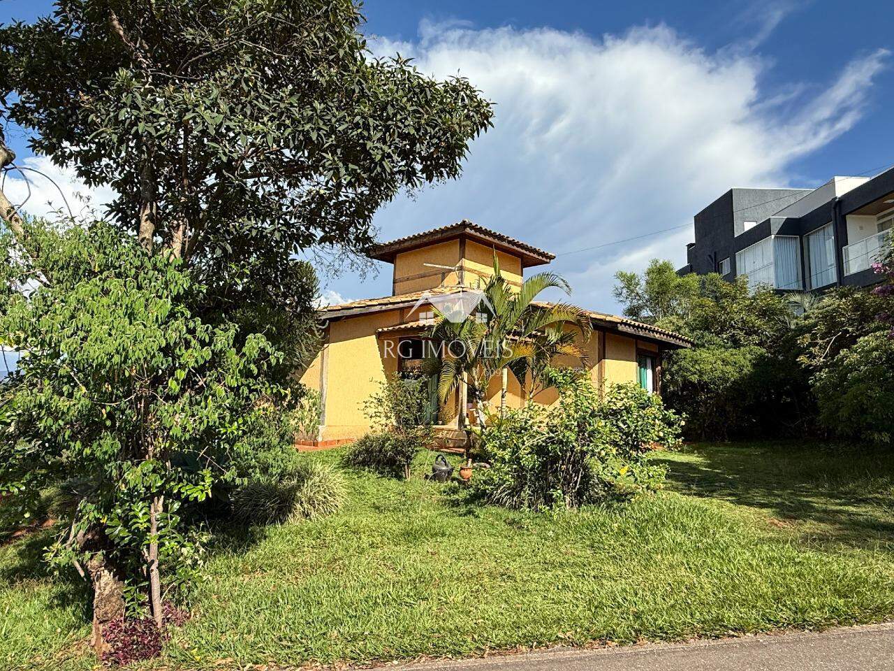 Casa de Condomínio à venda com 3 quartos, 180m² - Foto 2
