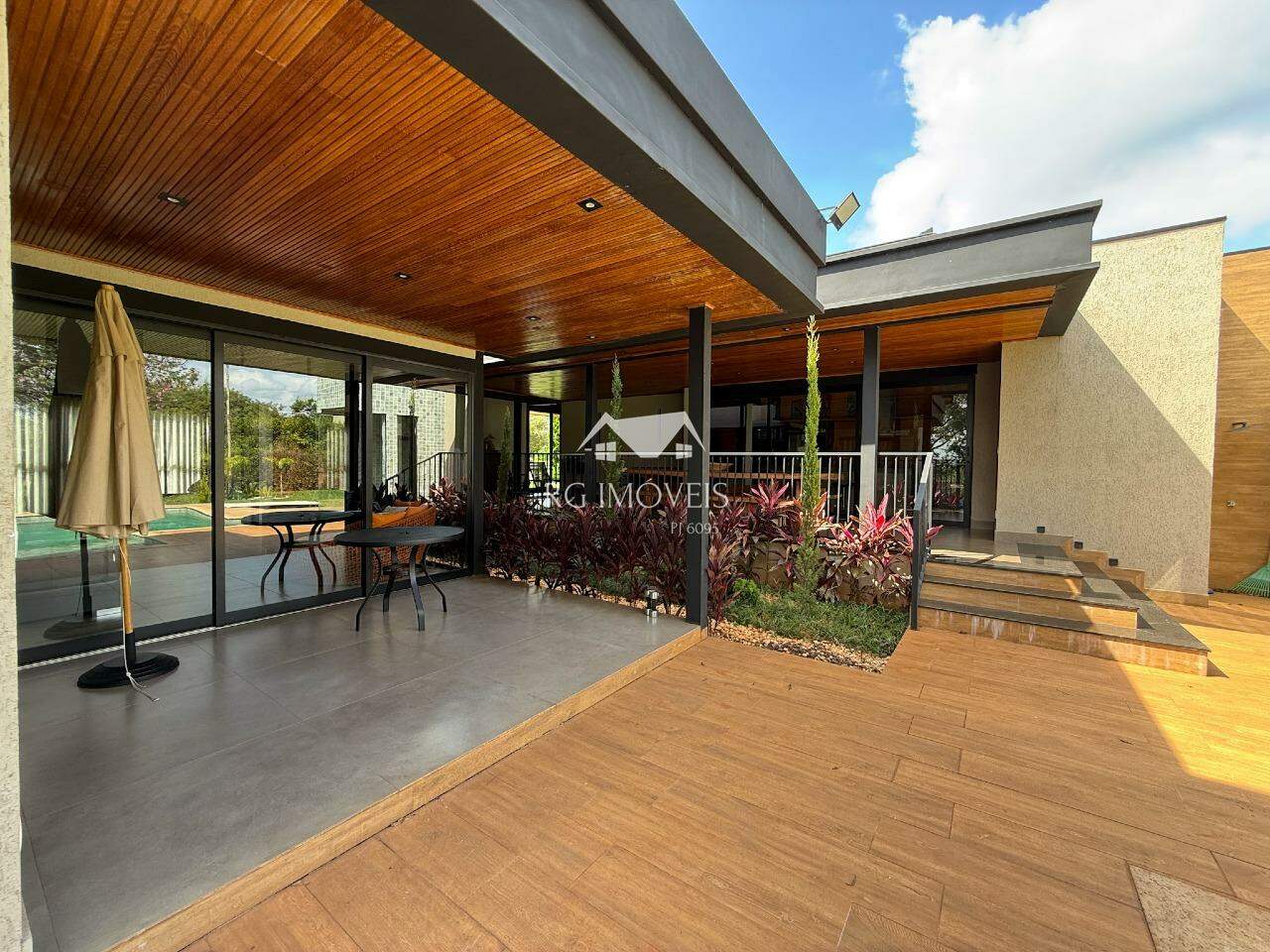 Casa de Condomínio à venda com 5 quartos, 355m² - Foto 10