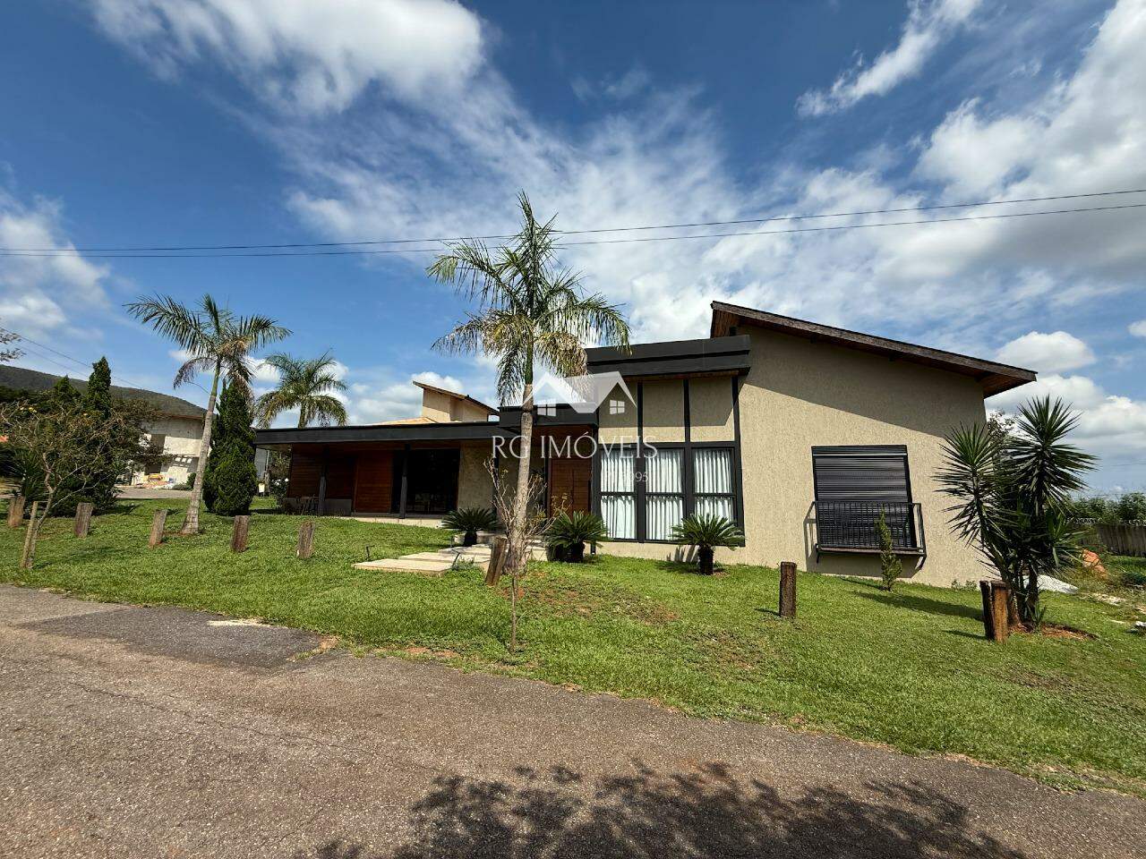 Casa de Condomínio à venda com 5 quartos, 355m² - Foto 4