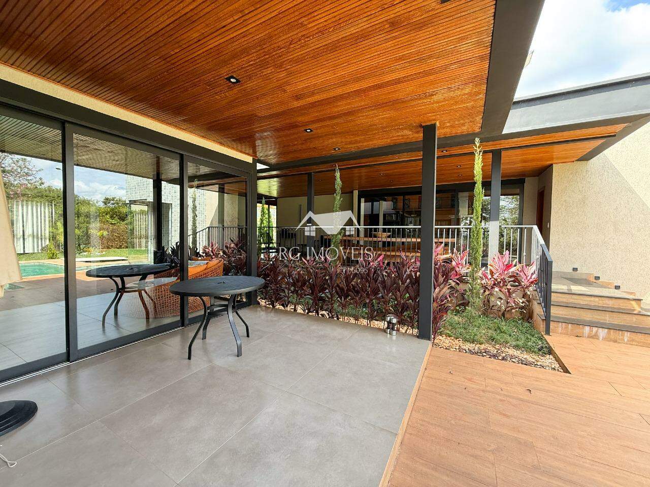 Casa de Condomínio à venda com 5 quartos, 355m² - Foto 11