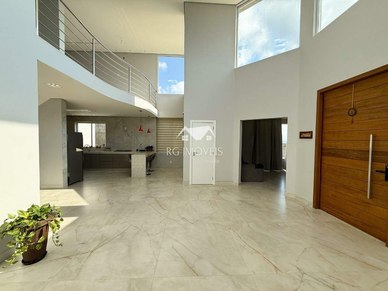 Casa de Condomínio à venda com 3 quartos, 220m² - Foto 2