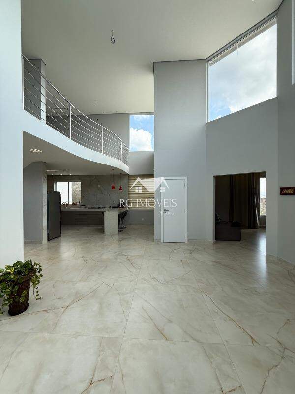 Casa de Condomínio à venda com 3 quartos, 220m² - Foto 4