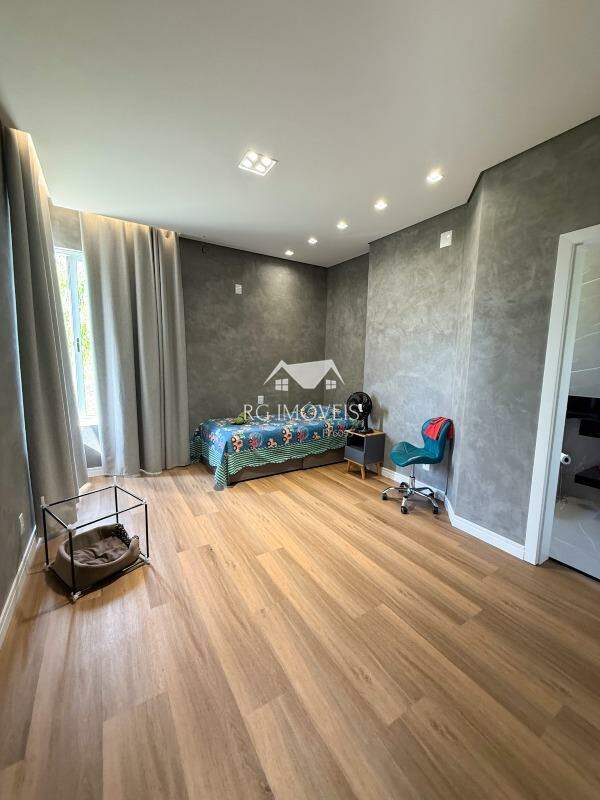 Casa de Condomínio à venda com 3 quartos, 220m² - Foto 23
