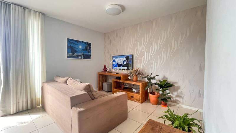 Apartamento à venda com 3 quartos, 80m² - Foto 2