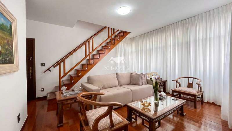 Cobertura à venda com 4 quartos, 260m² - Foto 1