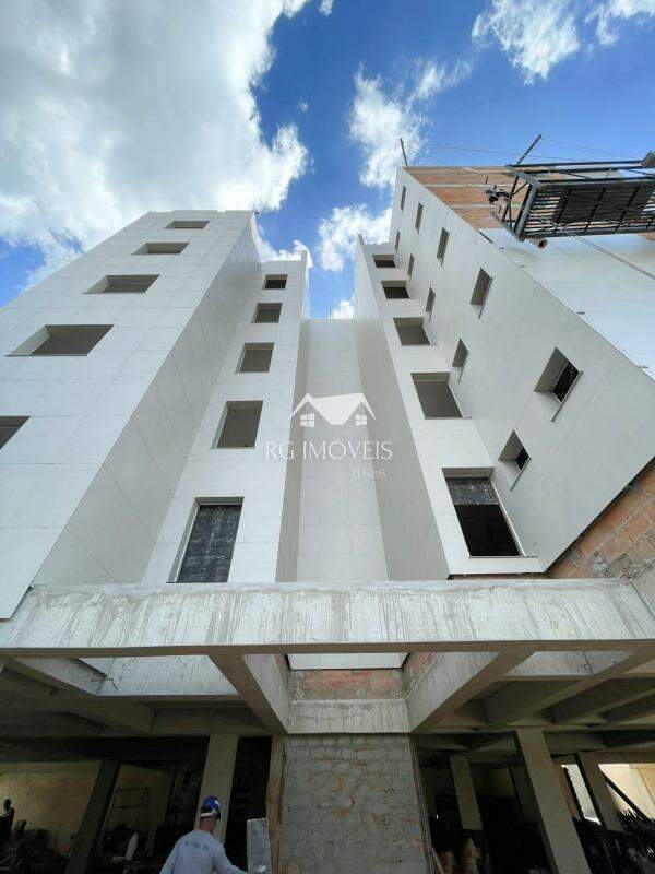 Apartamento à venda com 2 quartos, 61m² - Foto 3