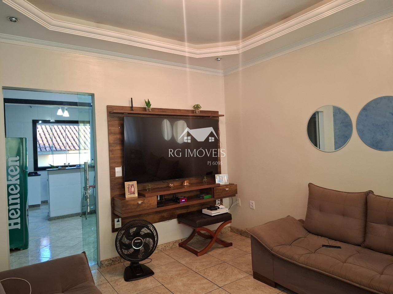 Casa, 3 quartos, 200 m² - Foto 1