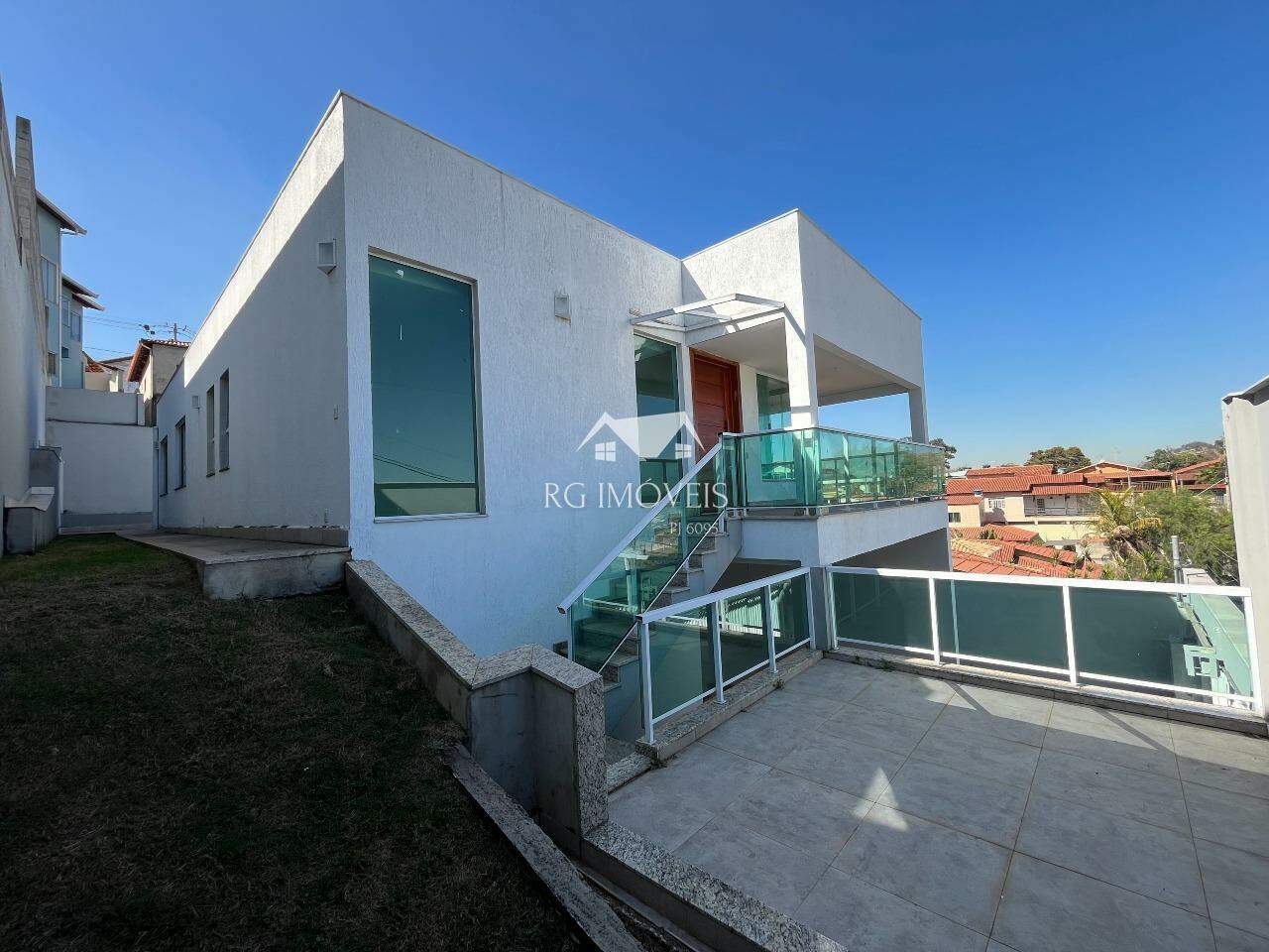 Casa, 3 quartos, 272 m² - Foto 1