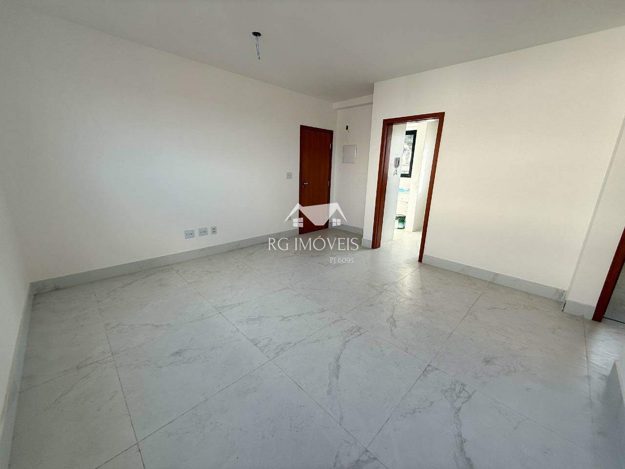 Apartamento à venda com 3 quartos, 80m² - Foto 4