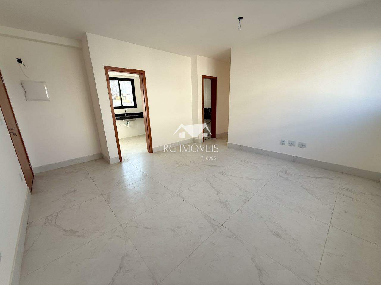 Apartamento à venda com 3 quartos, 80m² - Foto 3