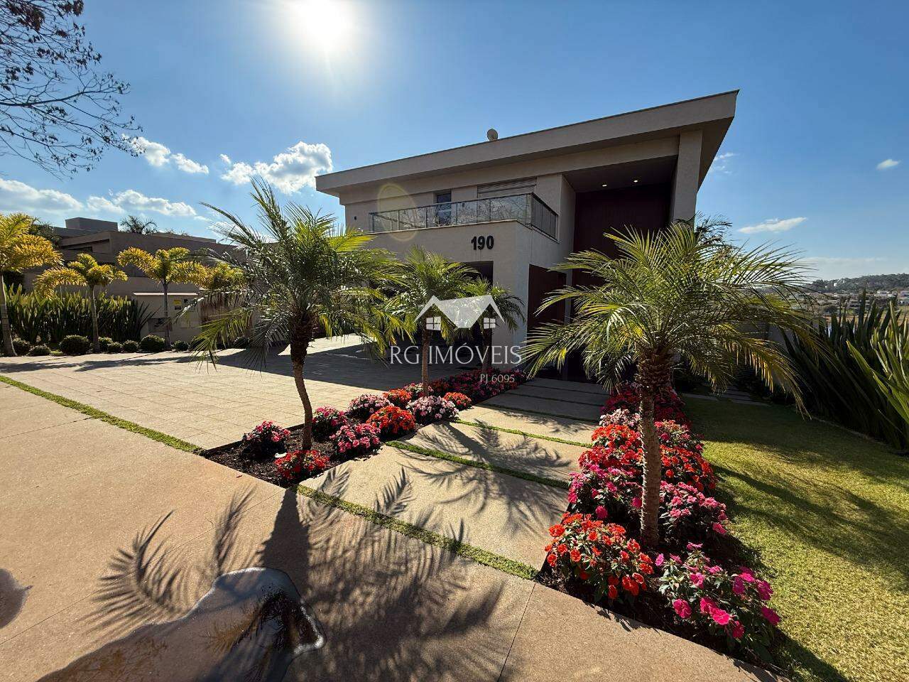 Casa de Condomínio à venda com 5 quartos, 595m² - Foto 1