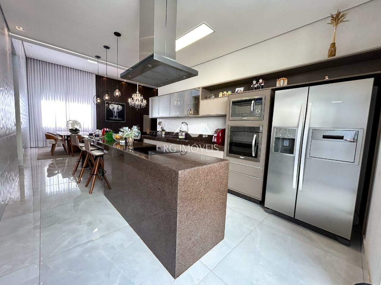 Casa de Condomínio para alugar com 3 quartos, 343m² - Foto 9