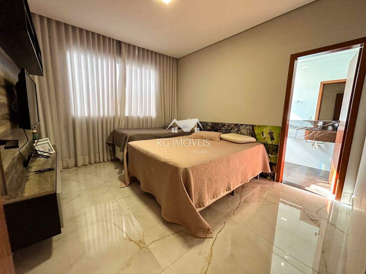 Casa de Condomínio para alugar com 3 quartos, 343m² - Foto 12