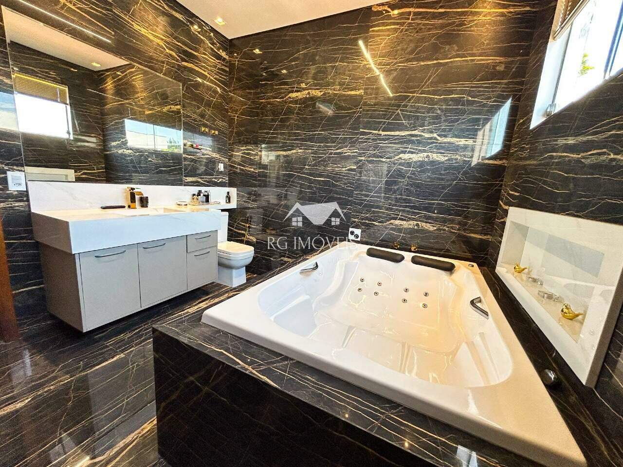 Casa de Condomínio para alugar com 3 quartos, 343m² - Foto 20